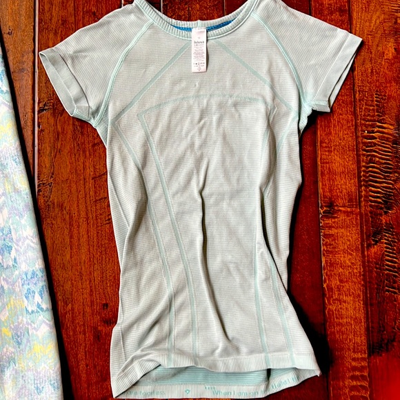 3 piece teal Ivivva outfit size 10. Shirt, zip up jacket and pants. - Picture 6 of 6